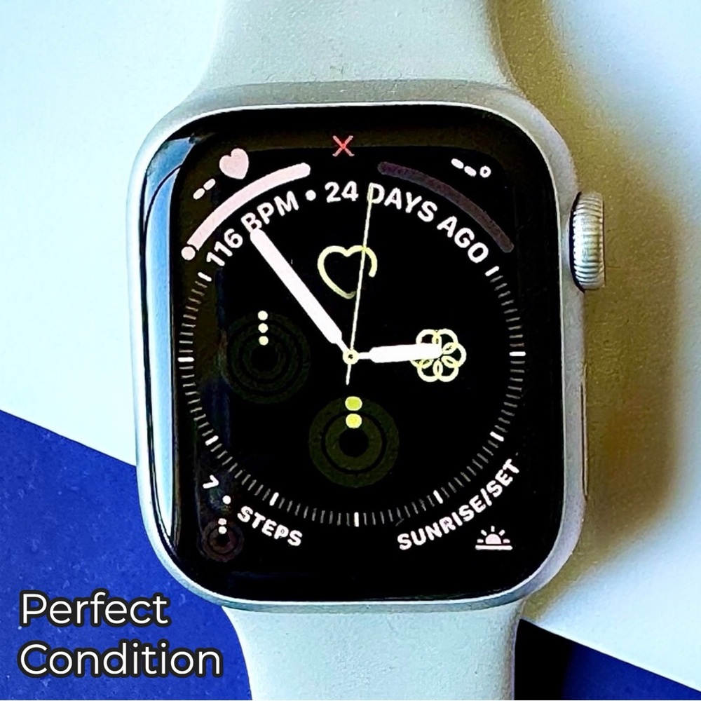 Like New Apple Watch Series 7 – 41mm Starlight Finish - Box, Charger, Bands - Picture 6 of 15